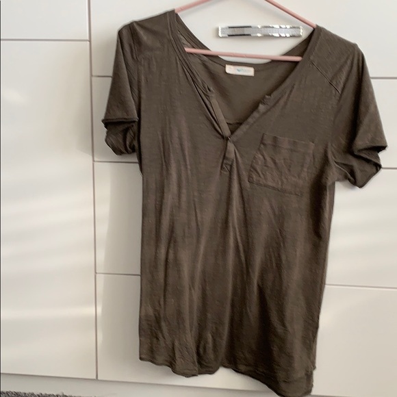 Olive green tshirt - Picture 1 of 1